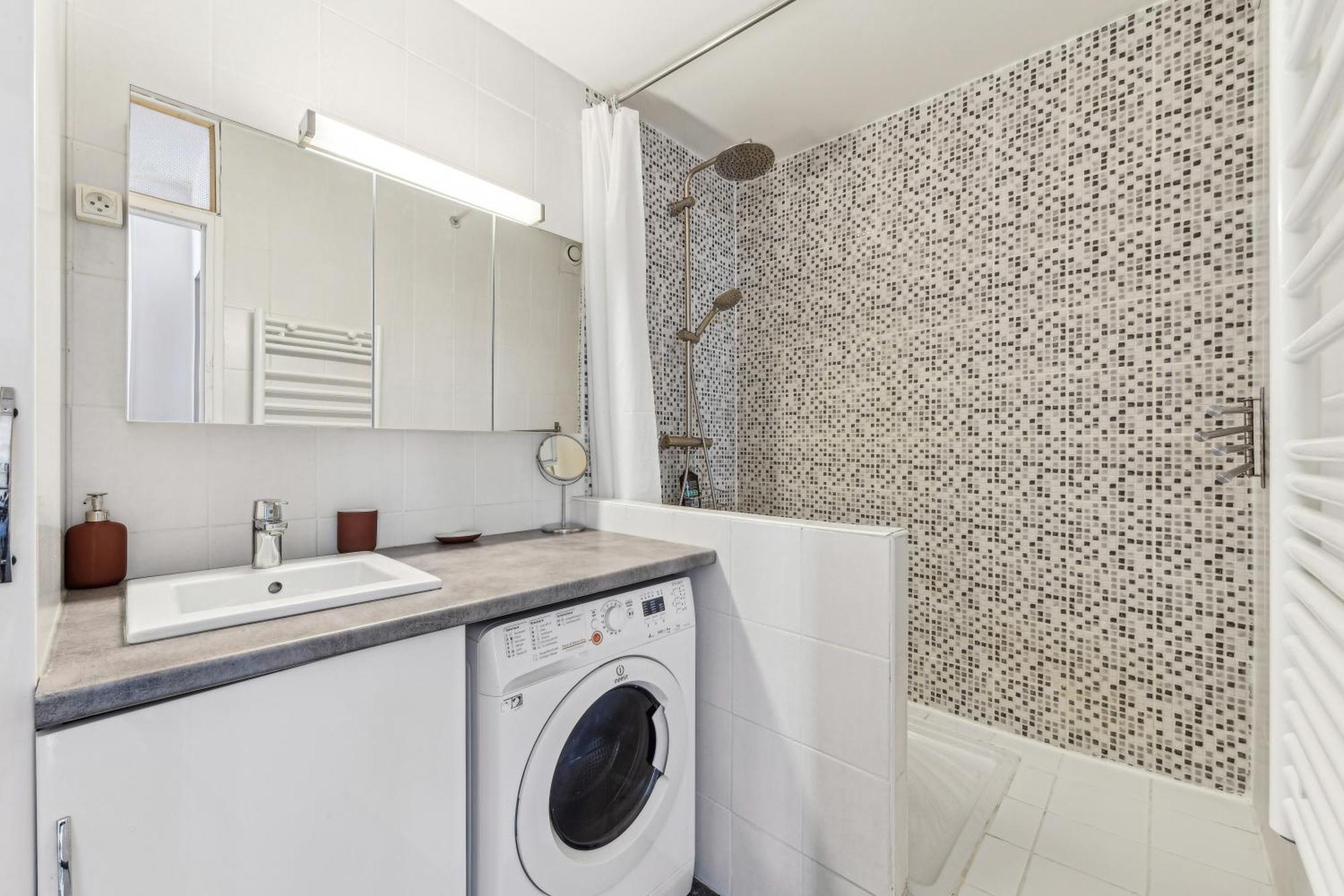 Chic And Comfortable Apart With Balcony Levallois-Perret Exterior foto