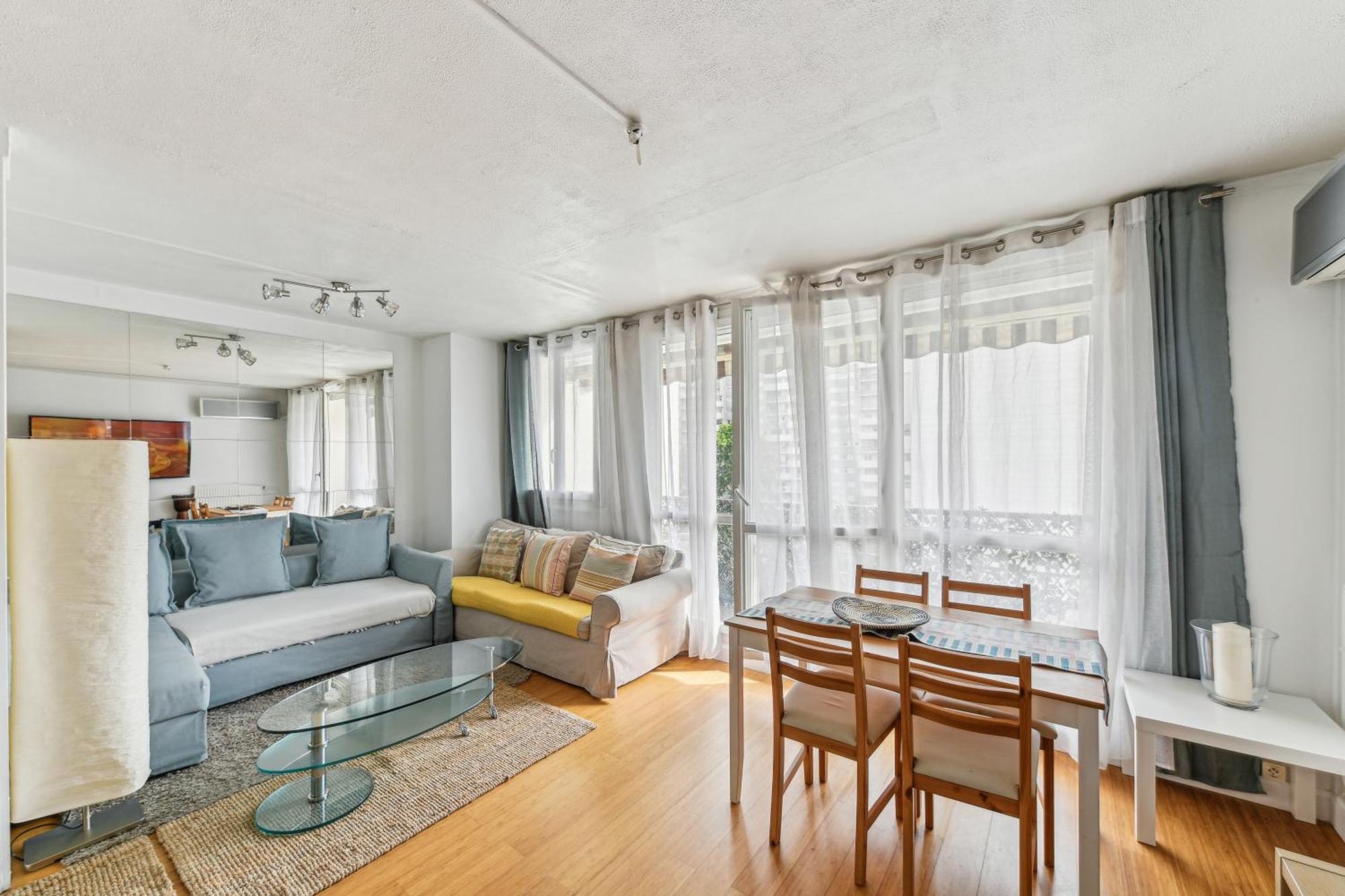 Chic And Comfortable Apart With Balcony Levallois-Perret Exterior foto