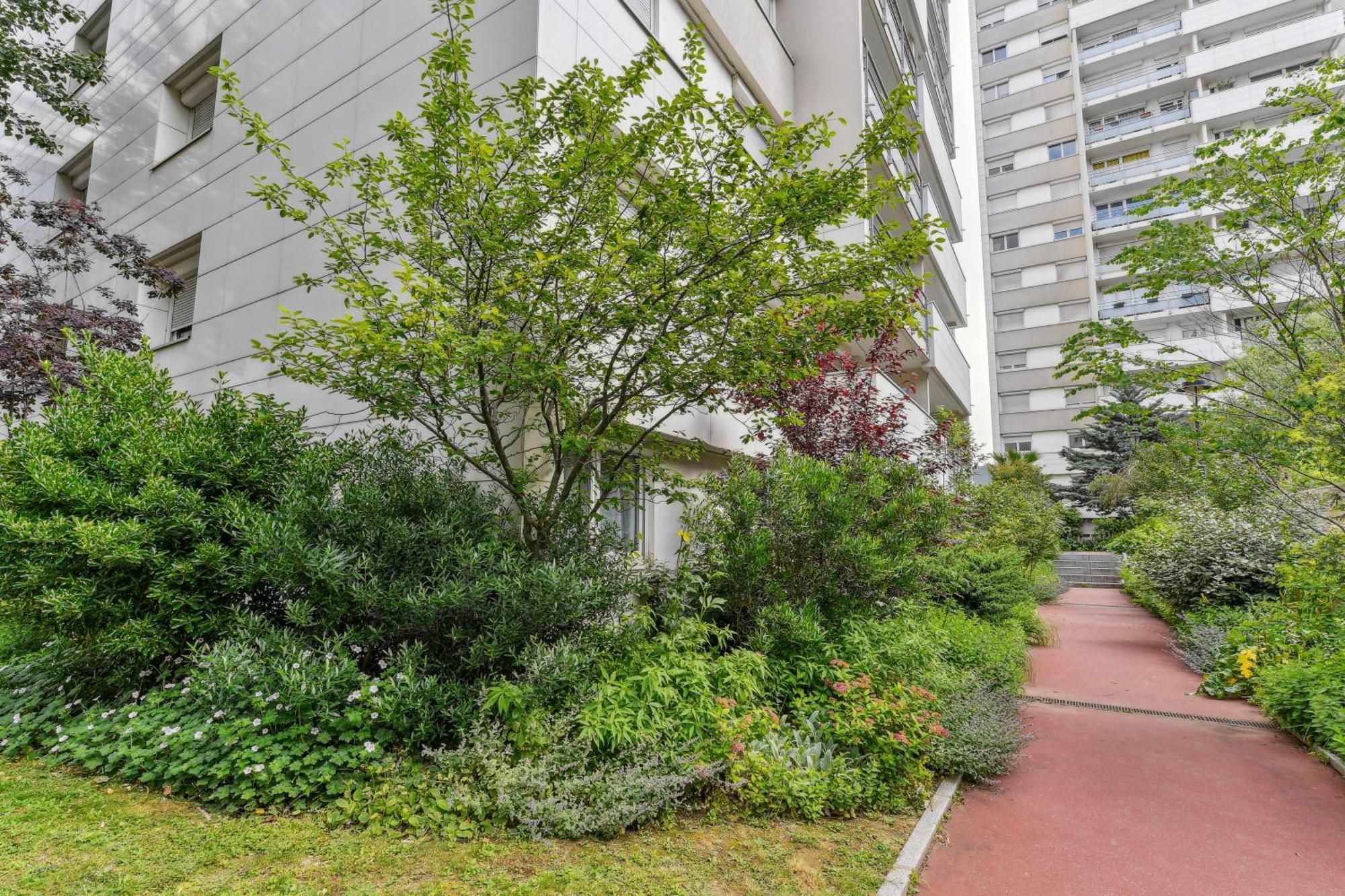 Chic And Comfortable Apart With Balcony Levallois-Perret Exterior foto